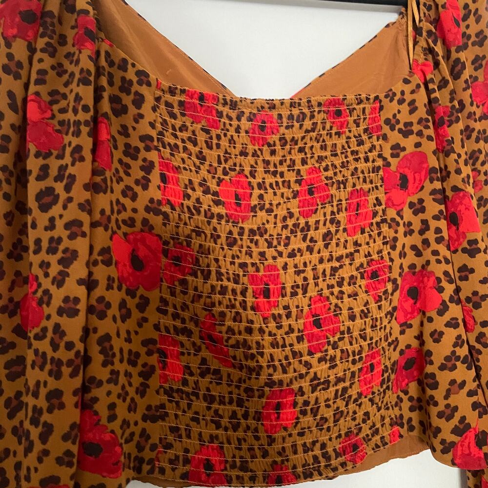 ASTR Animal Leopard Print Floral Shirred V-Neck Blouse Crop Top sz S - Picture 12 of 13